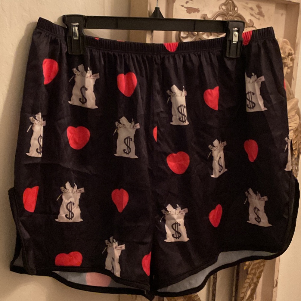 Black Shorts with Red Hearts and Money Bag Print XL